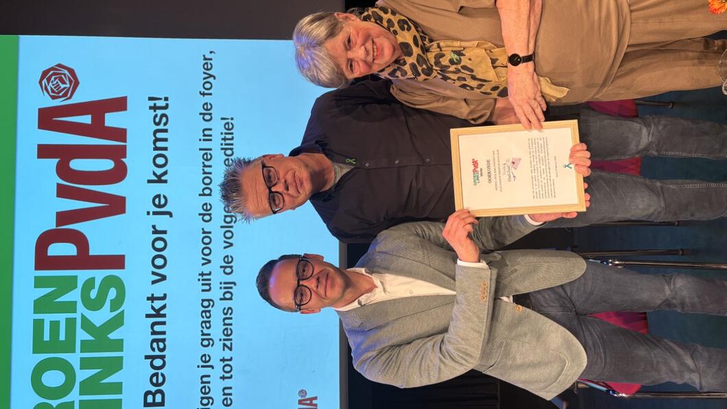 Oorkonde uitgereikt door Erwin aan Ecologische Stadstuin Venlo-Zuid.jpg