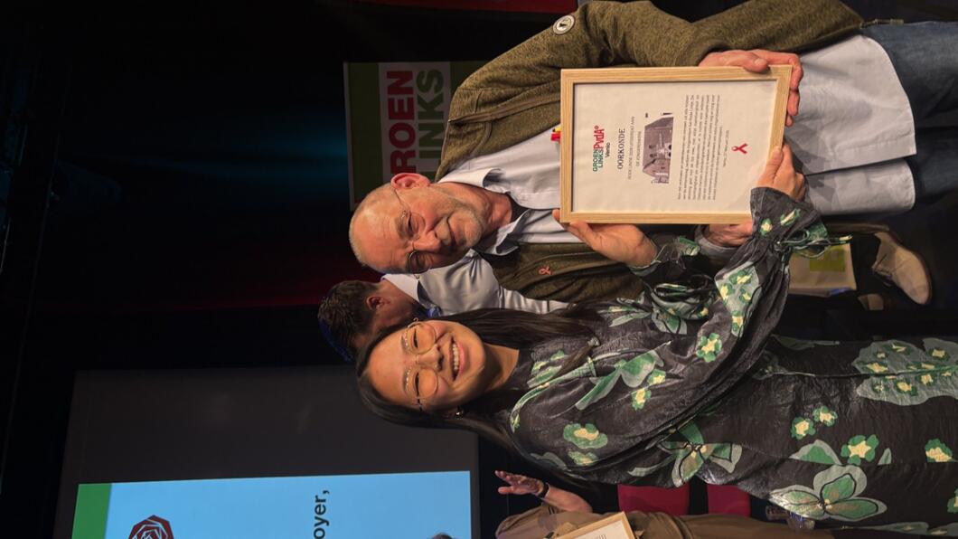 Oorkonde uitgereikt door Jade aan Jongerenkerk