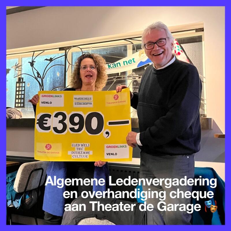 Overhandiging cheque aan Theater De Garage